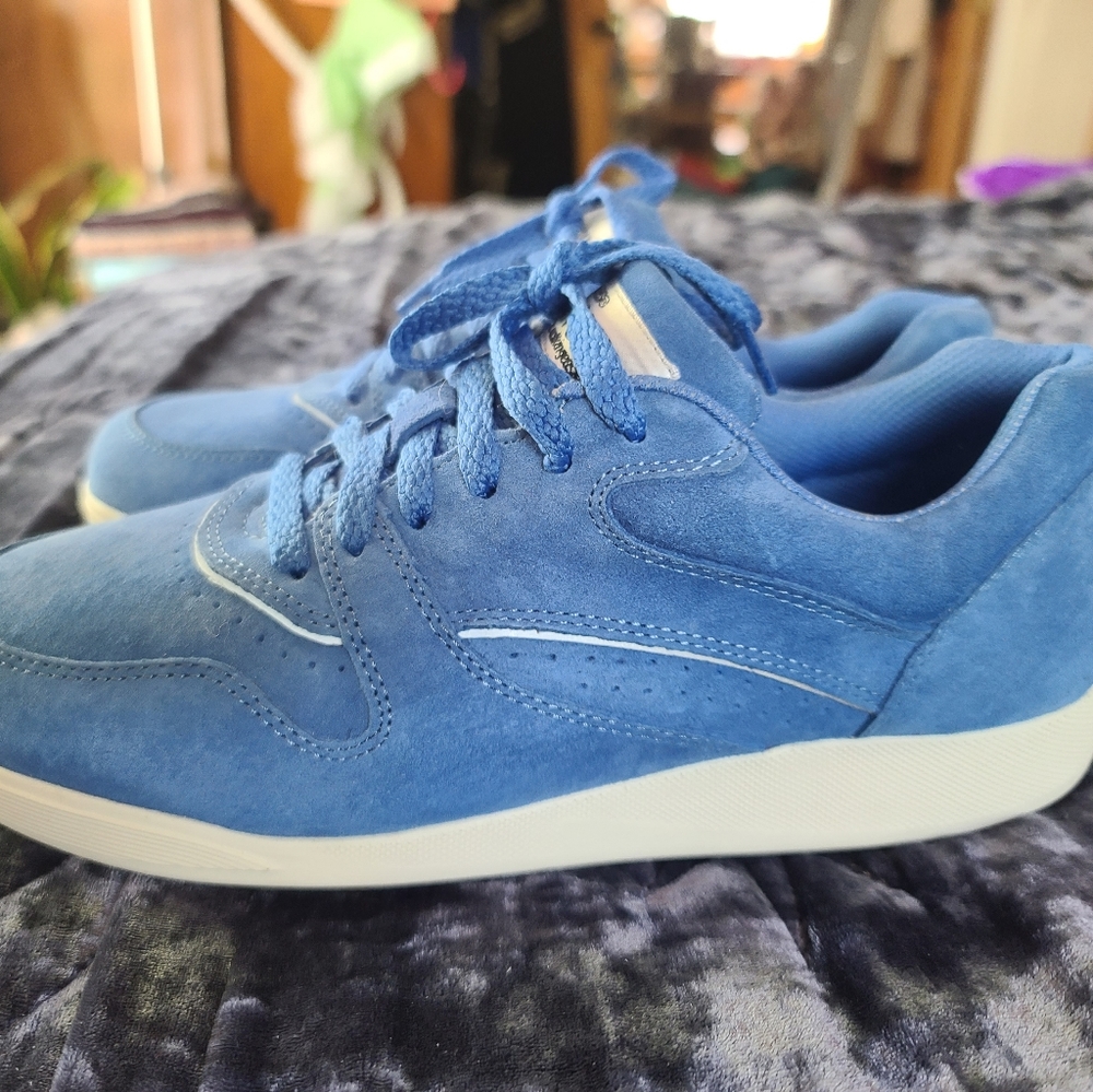 Hush Puppies Bounce walking shoes Nubuck/ Suede